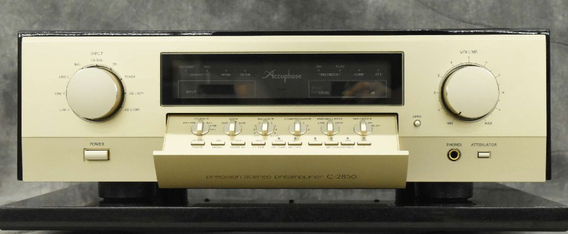 Accuphase C-2850 Class-A Preamplifier High-End Audio