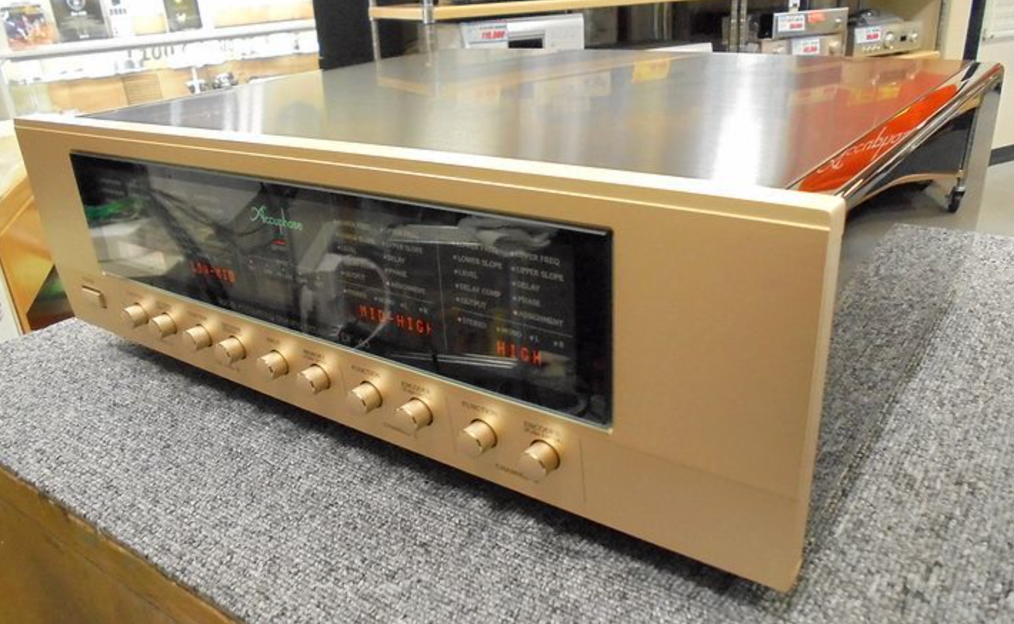 Accuphase DF-65 Digital Channel Divider
