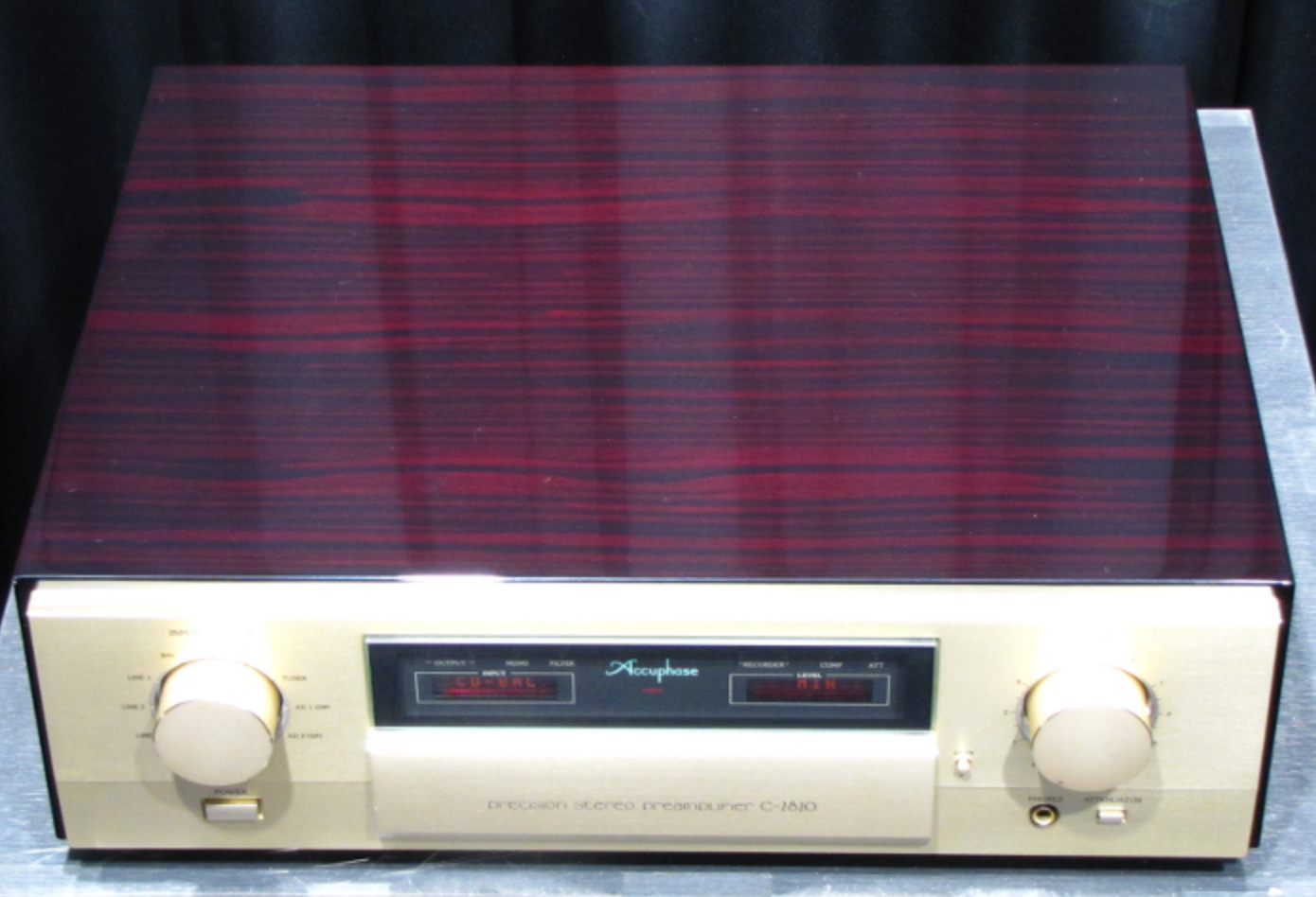 Accuphase C-2820 Control Amplifier