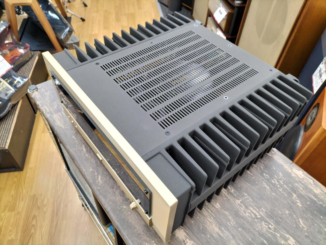 ACCUPHASE A-45 Power Amplifier