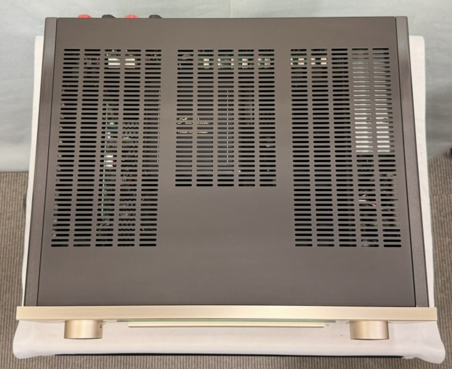 Accuphase E-380 Integrated Stereo Amplifier