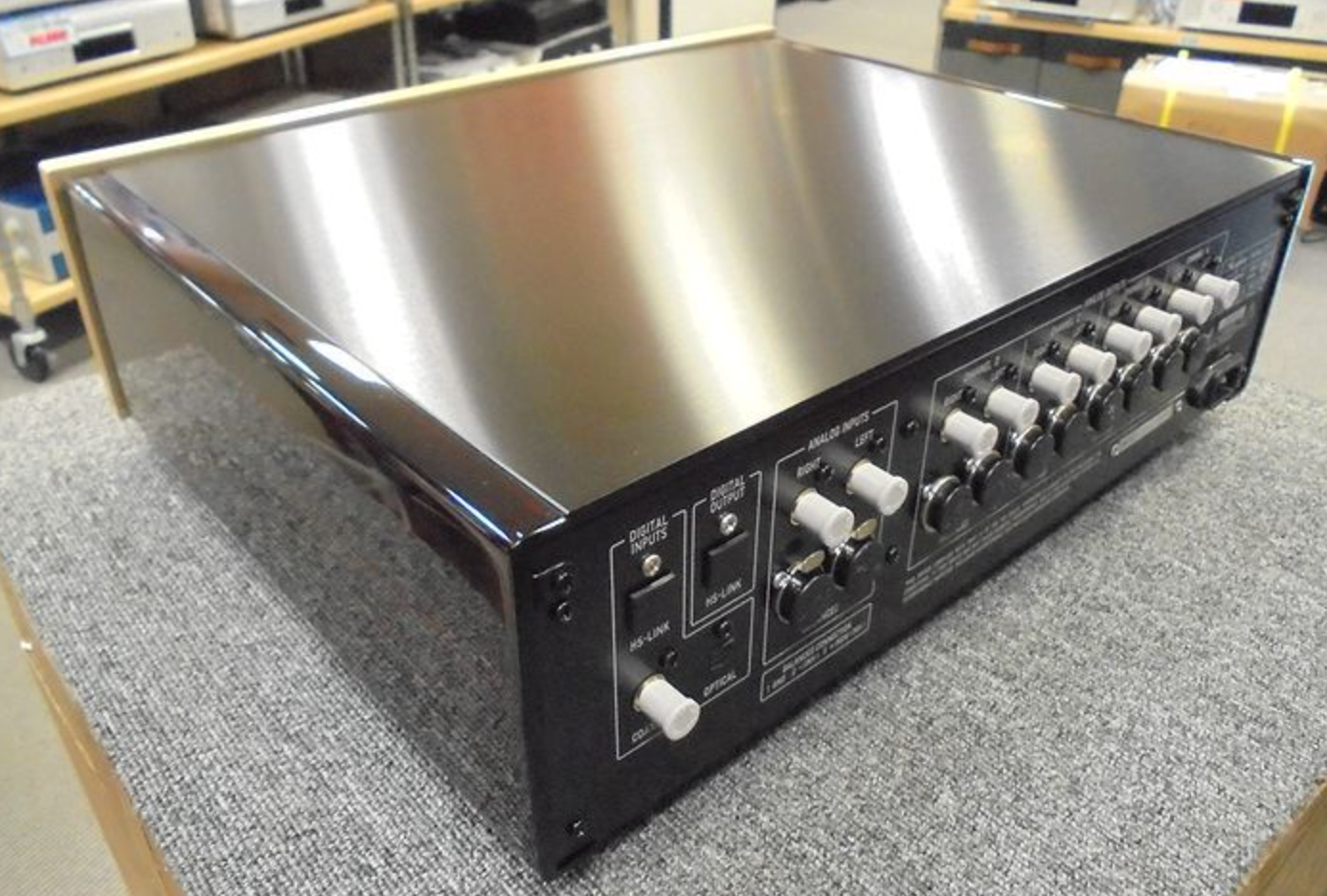 Accuphase DF-65 Digital Channel Divider