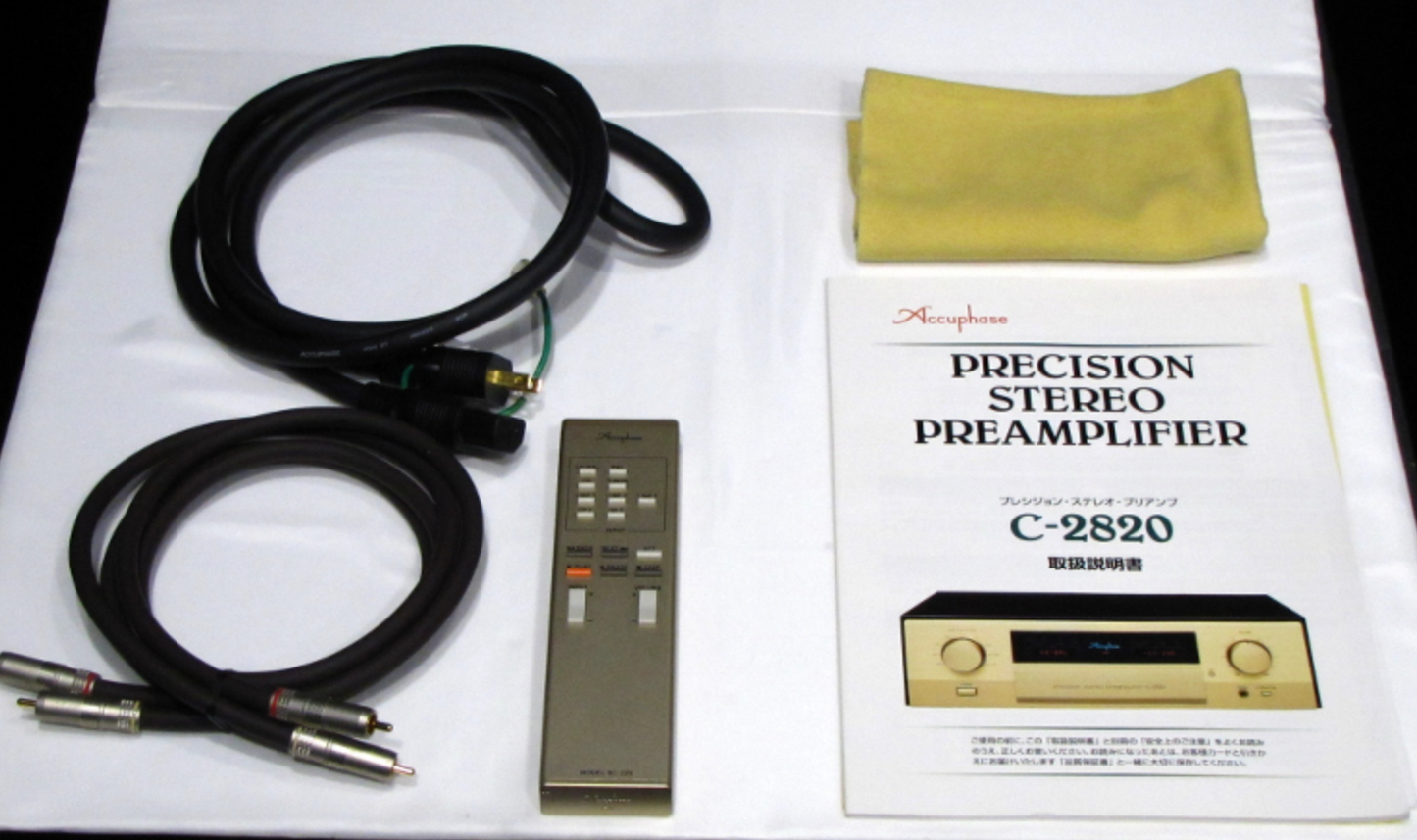 Accuphase C-2820 Control Amplifier