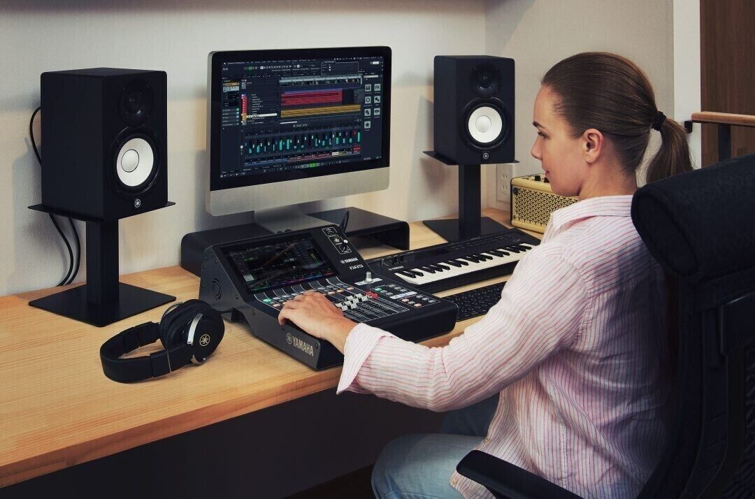 YAMAHA DM3 Digital Mixing Console Model with Dante 16-Channel Compact NEW