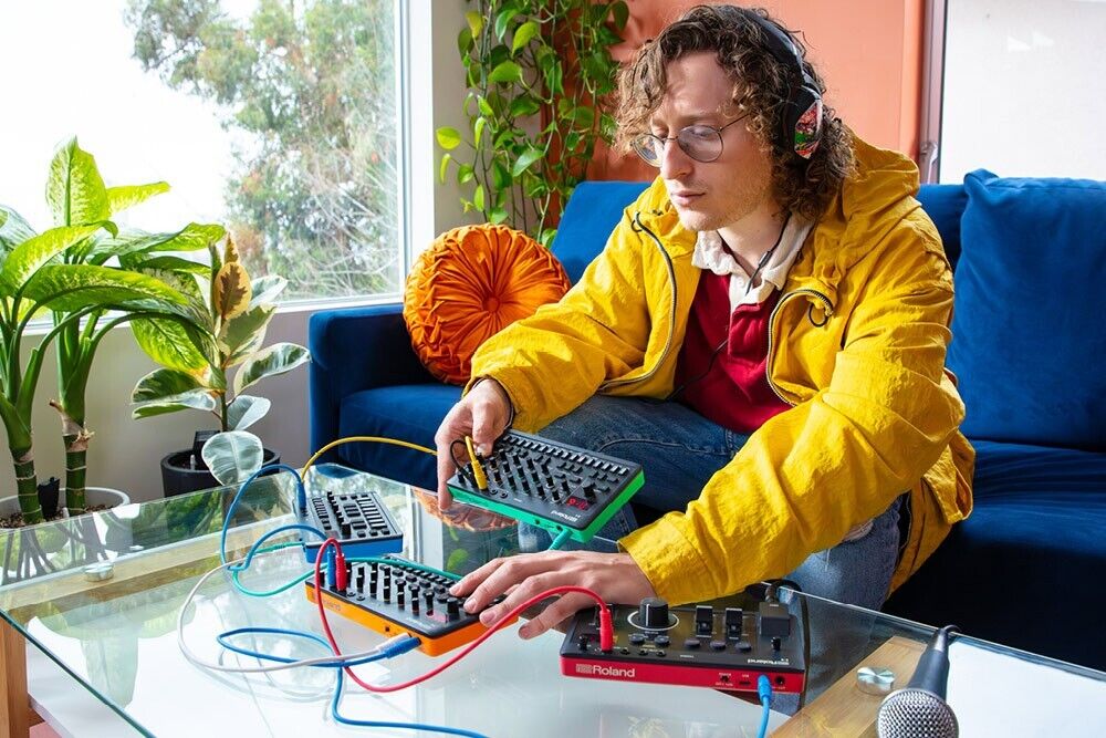 Roland S-1 Micro Polyphonic synthesizer NEW