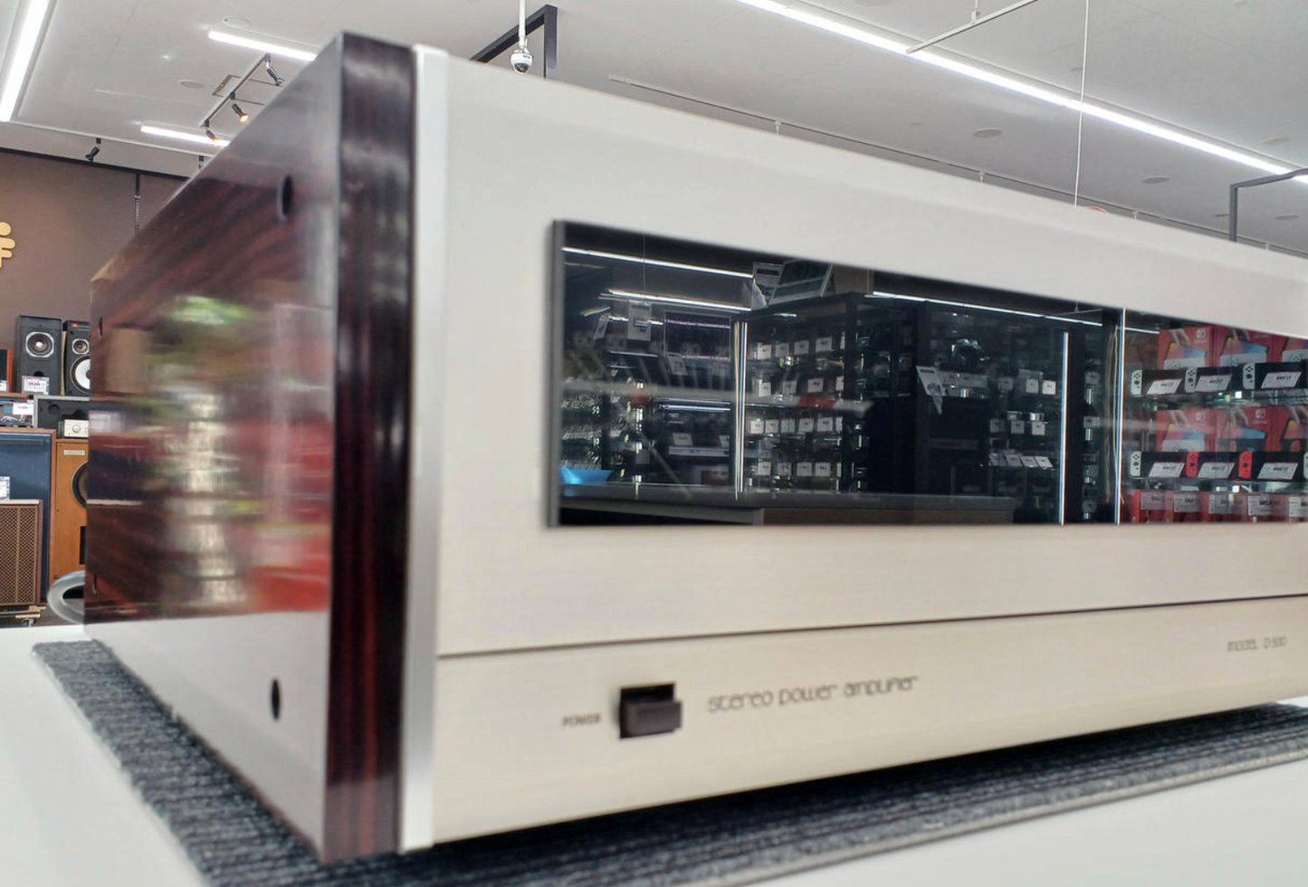 Accuphase P-500 Power Amplifier AC100V/117V/220V/240V 50Hz/60Hz