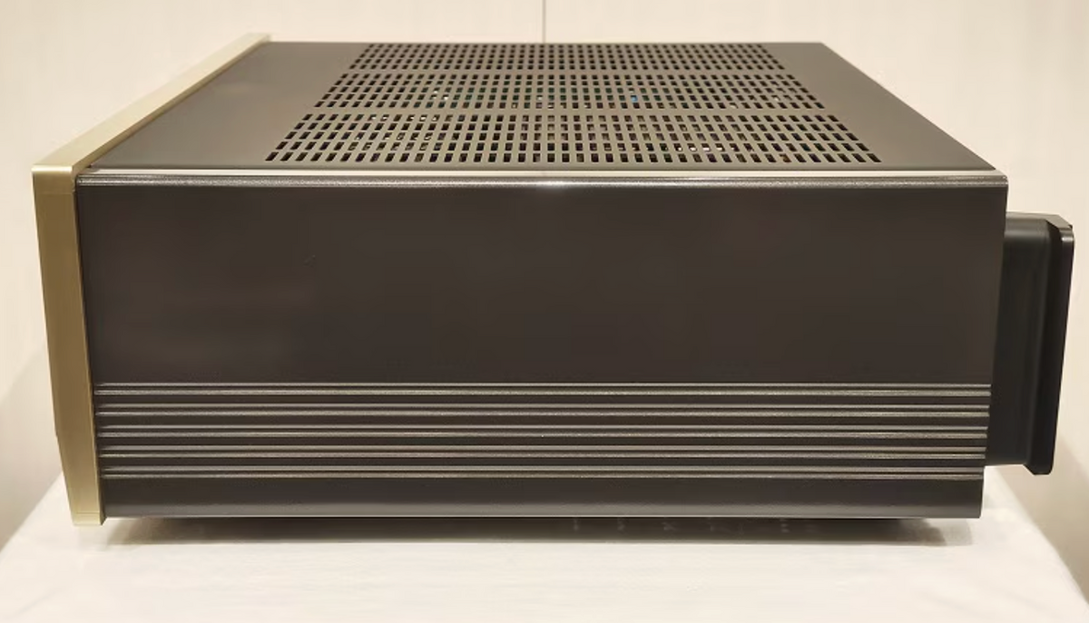 Accuphase A-35 Power Amplifier
