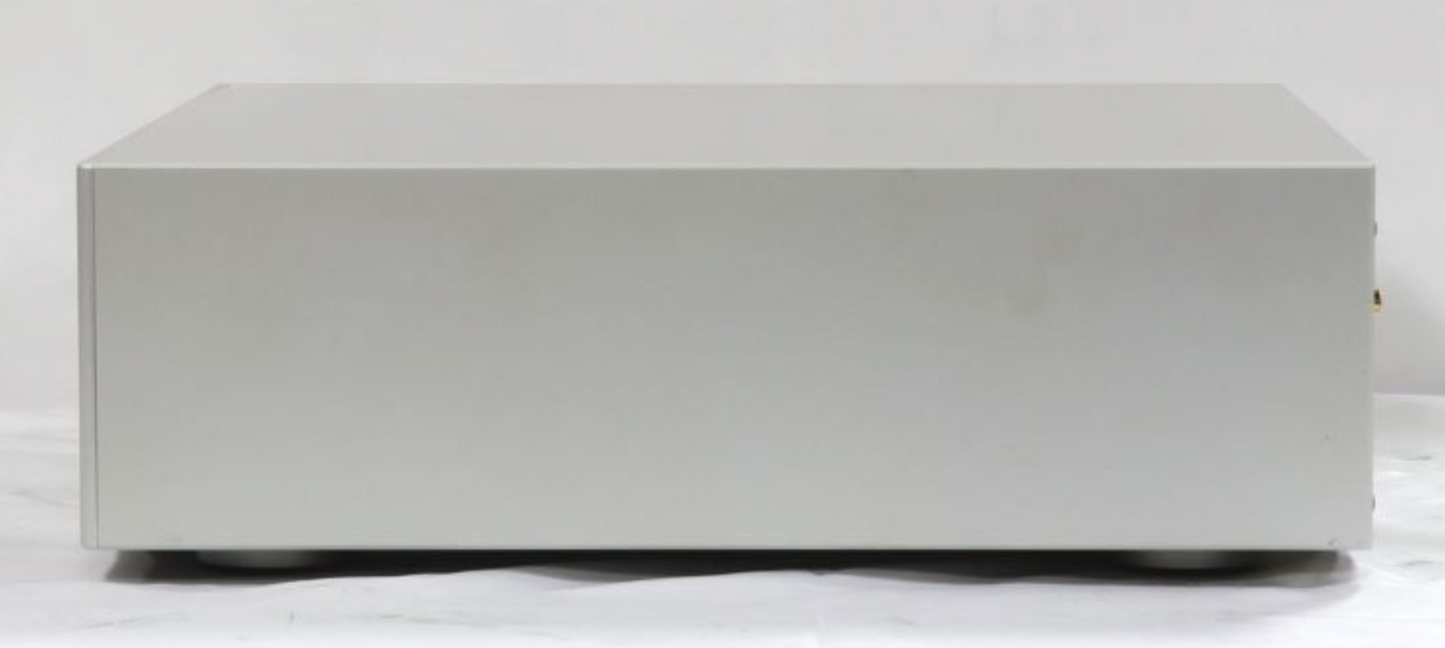 LUXMAN D-06 SACD/CD Player