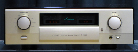 Accuphase C-2820 Control Amplifier