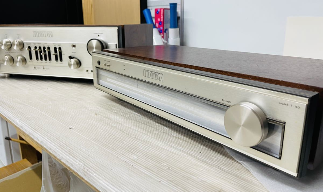 Vintage LUXMAN L-100 Integrated Amplifier & T-110 FM Stereo Tuner Set 1975 100V