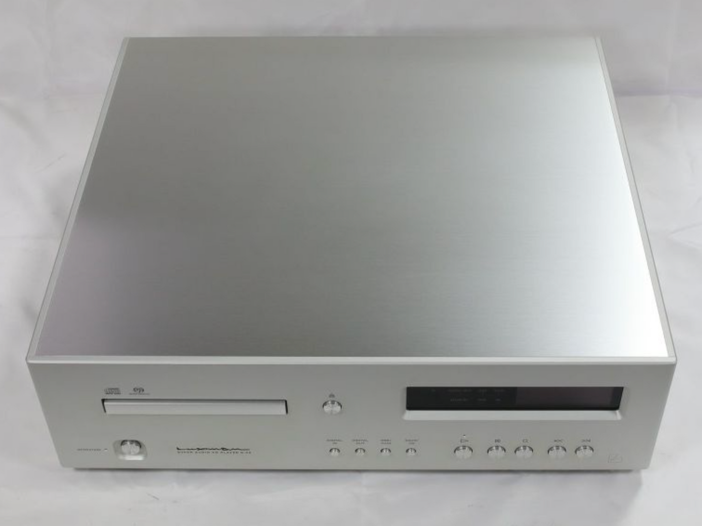 LUXMAN D-06 SACD/CD Player