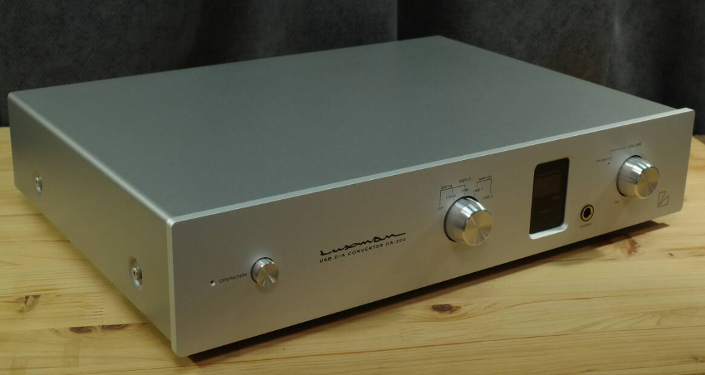 LUXMAN DA-200 D/A Converter Headphone Amplifier AC100V