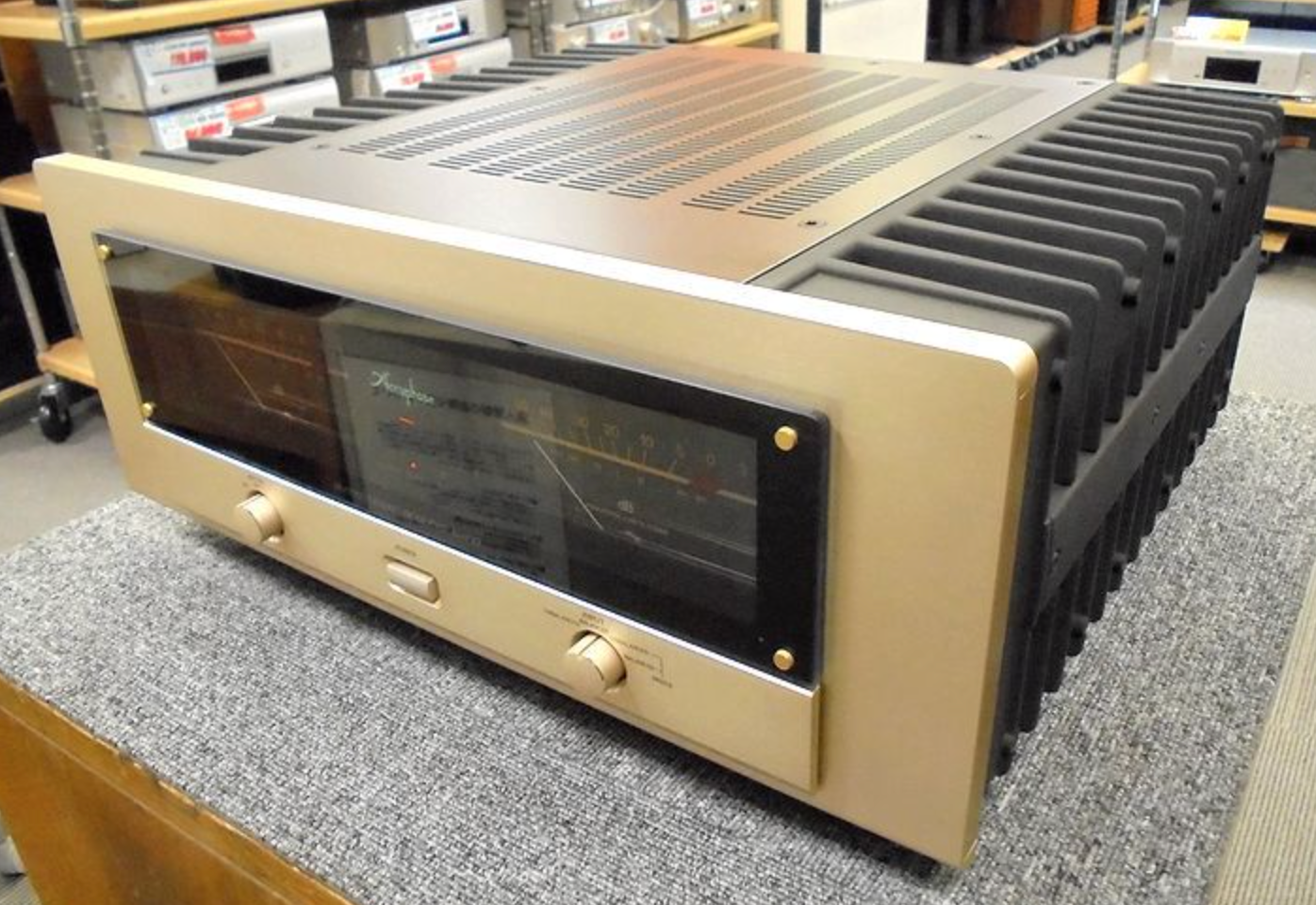 Accuphase P-450 Power Amplifier