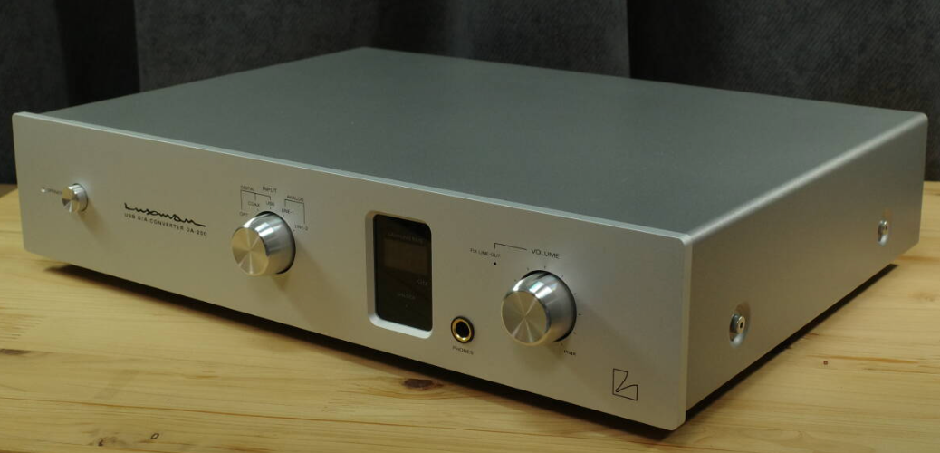 LUXMAN DA-200 D/A Converter Headphone Amplifier AC100V