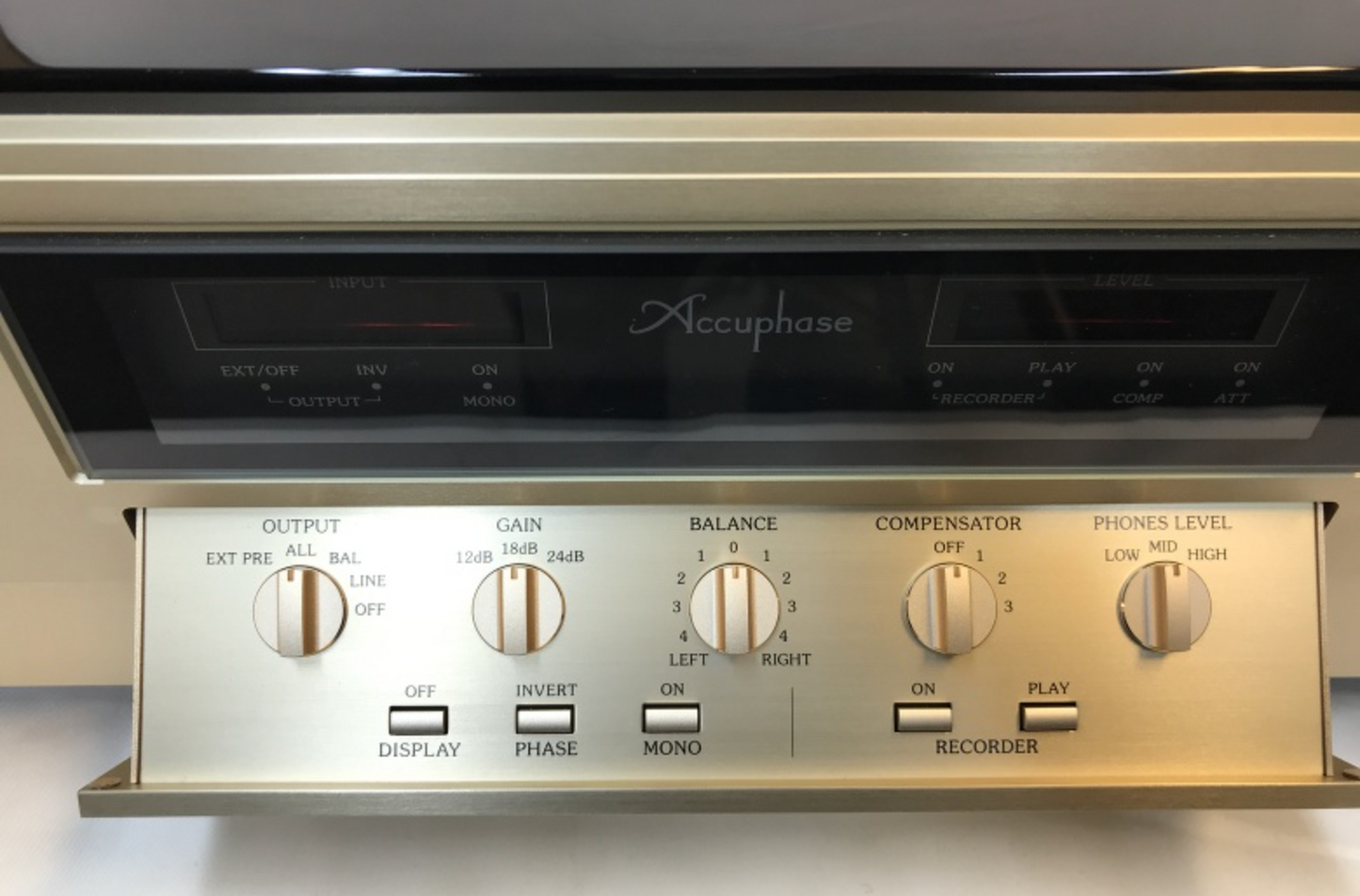 ACCUPHASE C-3800 Pre Amplifier Stereo Control Amplifier