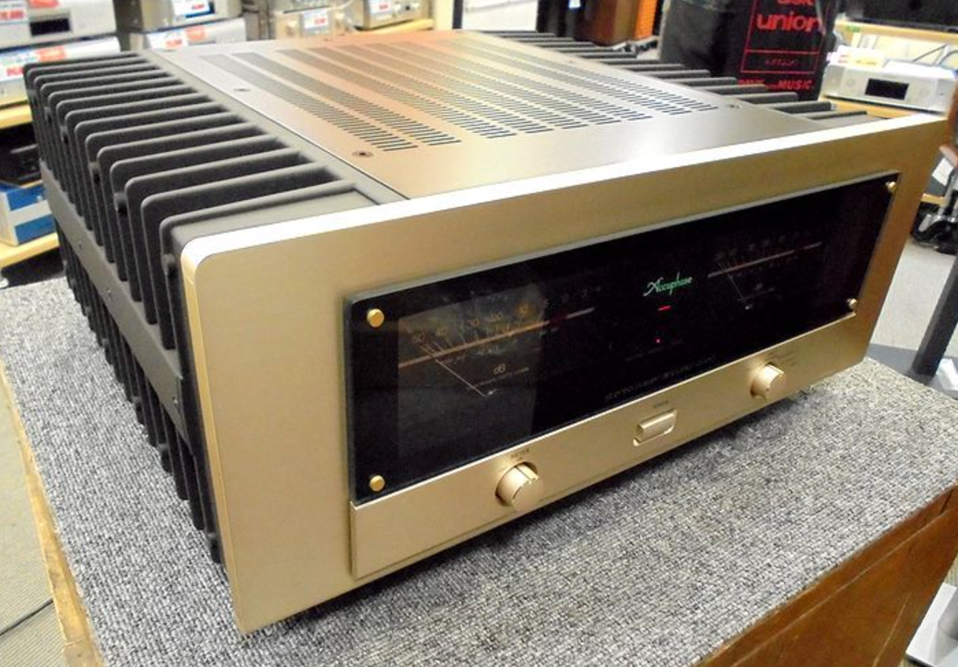 Accuphase P-450 Power Amplifier